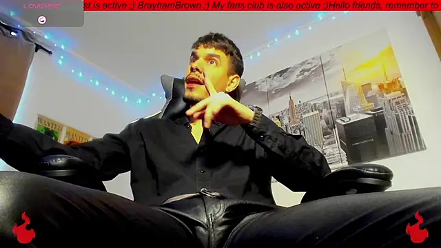 Snapshot of BRAYHAMBROWN chatting on 10.15.25 BRAYHAMBROWN online show from 10.15.25