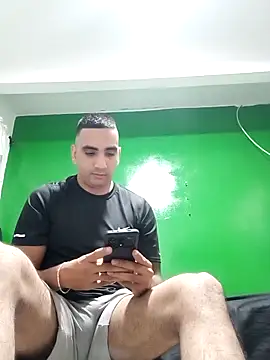 Snapshot of brayan97s chatting on 10.25.25 brayan97s online show from 10.25.25