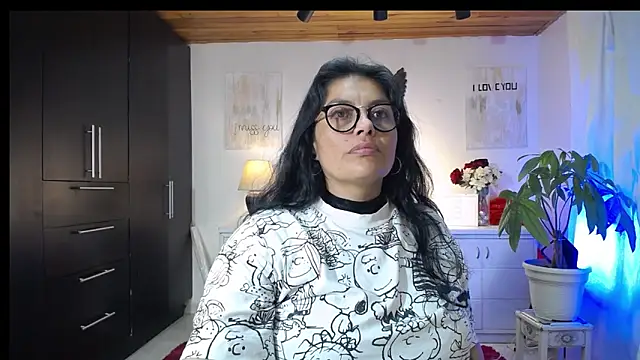 Snapshot of Lust_Mom41 chatting on 09.20.25 Lust Mom41 online show from 09.20.25