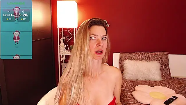 Snapshot of sexy_blondegirl chatting on 12.23.24 sexy blondegirl online show from 12.23.24