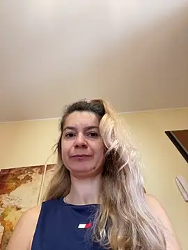 Snapshot of sexy_blondegirl chatting on 03.17.25 sexy blondegirl online show from 03.17.25
