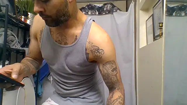 Snapshot of Houstonslong1 chatting on 01.15.25 Houstonslong1 online show from 01.15.25