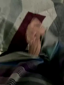 Snapshot of noovin20cm chatting on 10.20.25 noovin20cm online show from 10.20.25