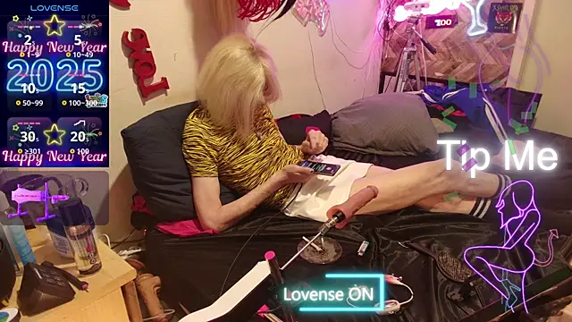 Snapshot of Sletjeray@xh chatting on 10.26.25 Sletjerayxh online show from 10.26.25