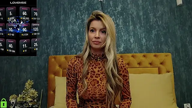 Snapshot of EvaDiamondXX chatting on 12.13.24 EvaDiamondXX online show from 12.13.24