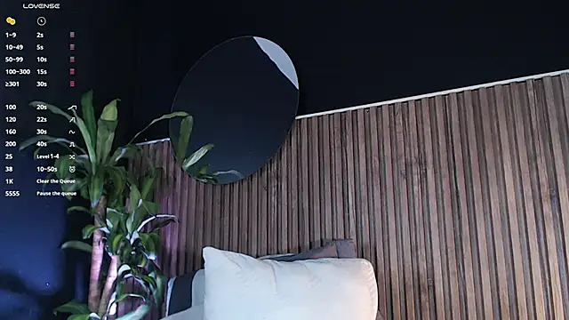 Snapshot of DilanJonnes_ chatting on 12.27.24 DilanJonnes online show from 12.27.24