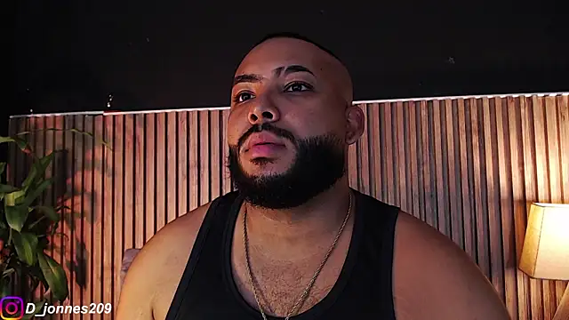 Snapshot of DilanJonnes_ chatting on 09.13.25 DilanJonnes online show from 09.13.25