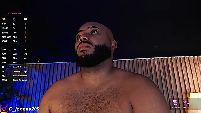 Snapshot of DilanJonnes_ chatting on 10.05.25 DilanJonnes online show from 10.05.25