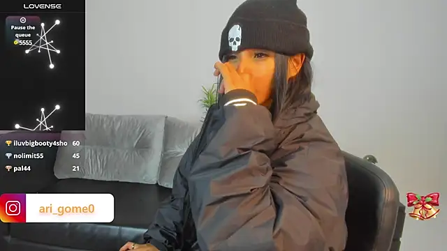 Snapshot of ArigyGomez chatting on 12.13.24 ArigyGomez online show from 12.13.24