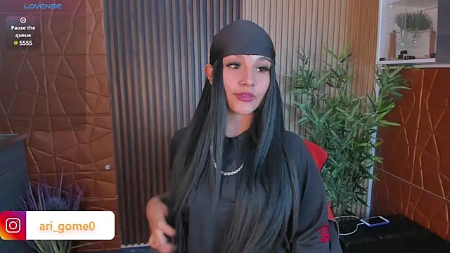 Snapshot of ArigyGomez chatting on 01.10.25 ArigyGomez online show from 01.10.25