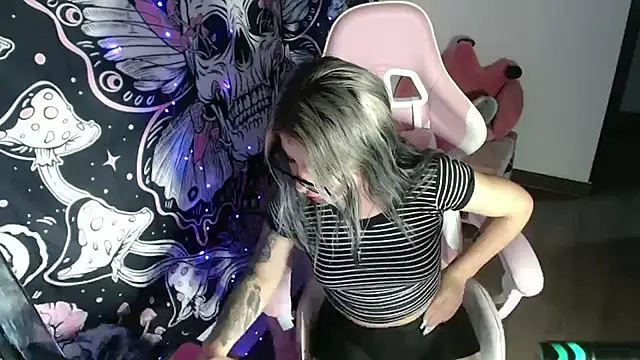 Snapshot of GamerCarrie chatting on 02.25.25 GamerCarrie online show from 02.25.25