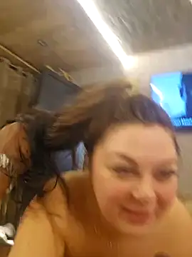 Snapshot of Britishbella chatting on 12.19.24 Britishbella online show from 12.19.24