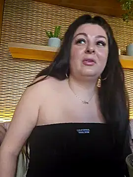 Snapshot of Britishbella chatting on 01.03.25 Britishbella online show from 01.03.25