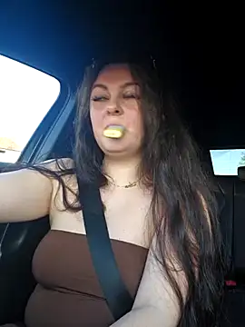 Snapshot of Britishbella chatting on 02.02.25 Britishbella online show from 02.02.25