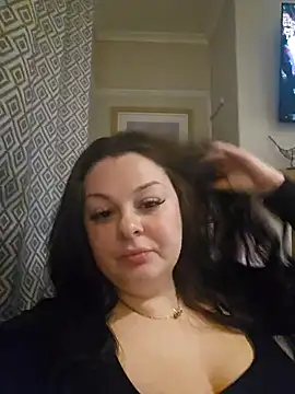 Snapshot of Britishbella chatting on 02.21.25 Britishbella online show from 02.21.25