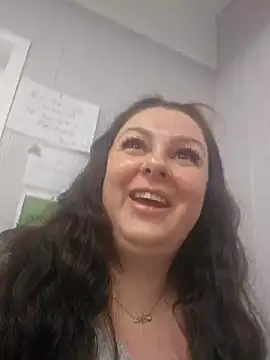 Snapshot of Britishbella chatting on 02.27.25 Britishbella online show from 02.27.25