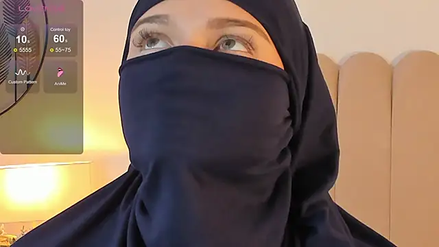 Snapshot of anna-henao chatting on 12.06.24 anna-henao online show from 12.06.24