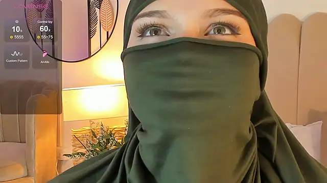 Snapshot of anna-henao chatting on 01.17.25 anna-henao online show from 01.17.25