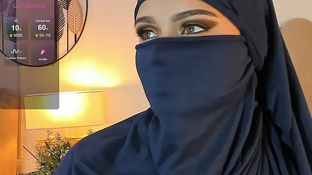 Snapshot of anna-henao chatting on 02.12.25 anna-henao online show from 02.12.25