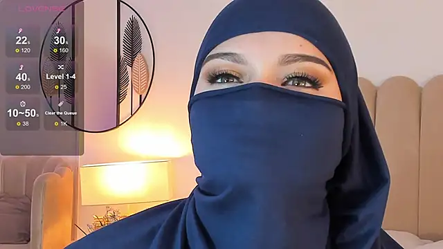 Snapshot of anna-henao chatting on 02.20.25 anna-henao online show from 02.20.25