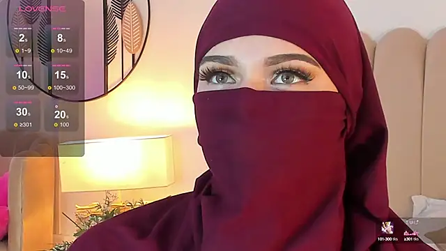 Snapshot of anna-henao chatting on 03.11.25 anna-henao online show from 03.11.25