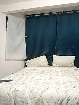 Snapshot of Celestte22 chatting on 01.01.25 Celestte22 online show from 01.01.25