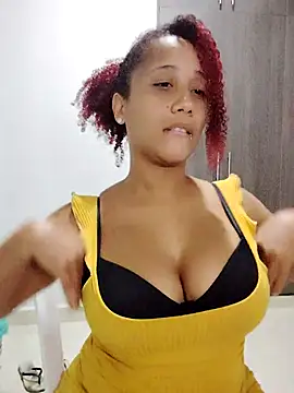 Snapshot of zandra_kiman chatting on 10.01.25 zandra kiman online show from 10.01.25