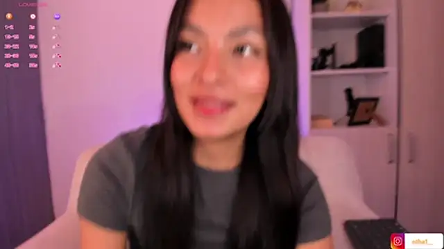 Snapshot of barbie_brunette3 chatting on 10.15.25 barbie brunette3 online show from 10.15.25