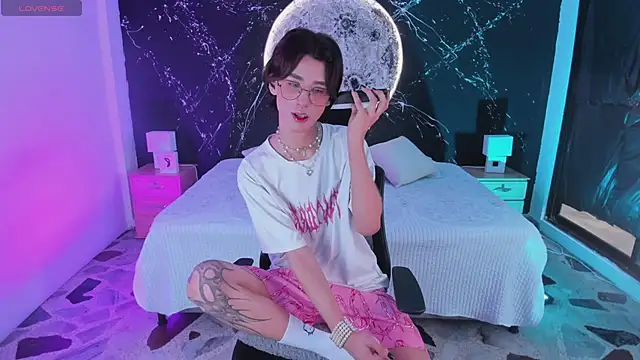 Snapshot of JasperCooper_ chatting on 02.06.25 JasperCooper  online show from 02.06.25