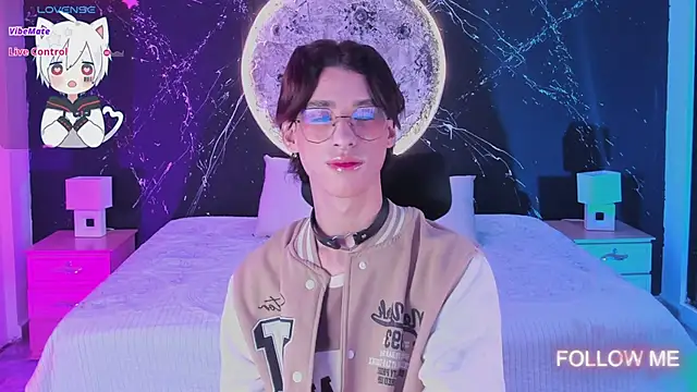 Snapshot of JasperCooper_ chatting on 02.08.25 JasperCooper  online show from 02.08.25