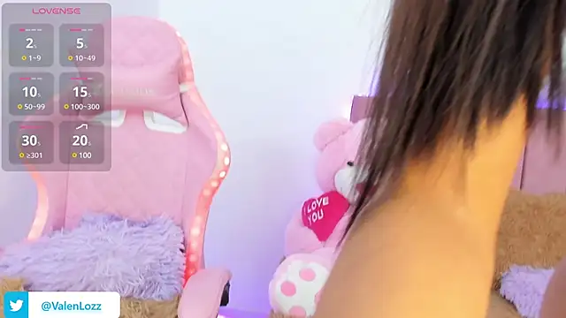 Snapshot of catty_20 chatting on 12.04.24 catty 20 online show from 12.04.24