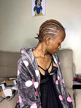 Snapshot of Shanniva chatting on 09.09.25 Shanniva online show from 09.09.25