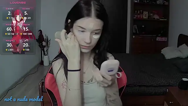 Snapshot of Miya_Dream_UKR chatting on 11.16.25 Miya Dream UKR online show from 11.16.25