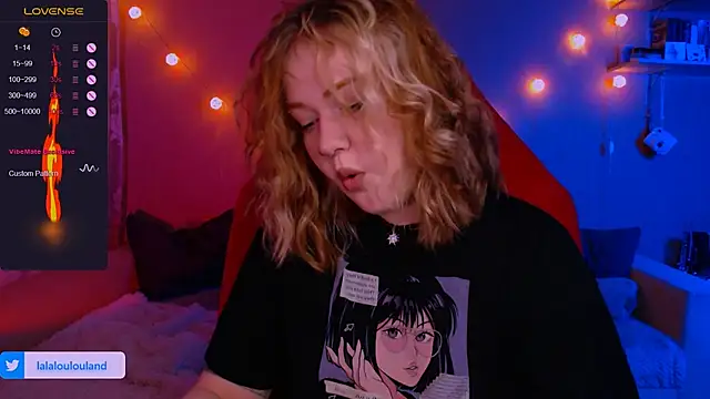 Snapshot of lala_loulou_land chatting on 12.21.24 lala loulou land online show from 12.21.24