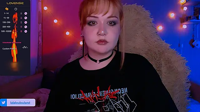 Snapshot of lala_loulou_land chatting on 02.11.25 lala loulou land online show from 02.11.25