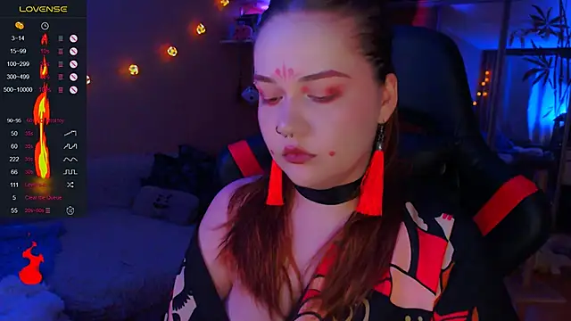 Snapshot of lala_loulou_land chatting on 10.31.25 lala loulou land online show from 10.31.25