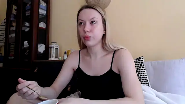 Snapshot of Scarlettford chatting on 12.03.24 Scarlettford online show from 12.03.24