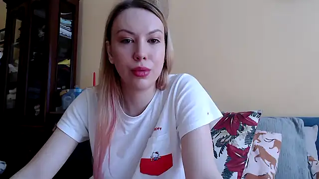 Snapshot of Scarlettford chatting on 12.19.24 Scarlettford online show from 12.19.24