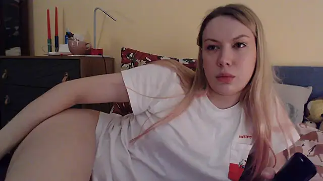 Snapshot of Scarlettford chatting on 12.19.24 Scarlettford online show from 12.19.24