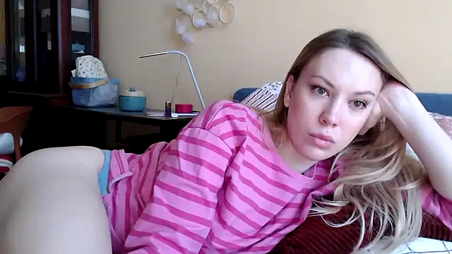 Snapshot of Scarlettford chatting on 02.07.25 Scarlettford online show from 02.07.25