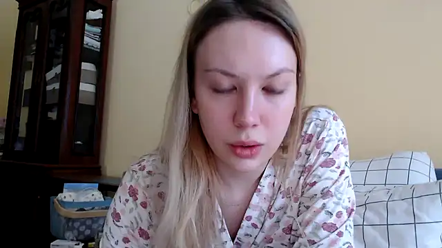 Snapshot of Scarlettford chatting on 02.20.25 Scarlettford online show from 02.20.25
