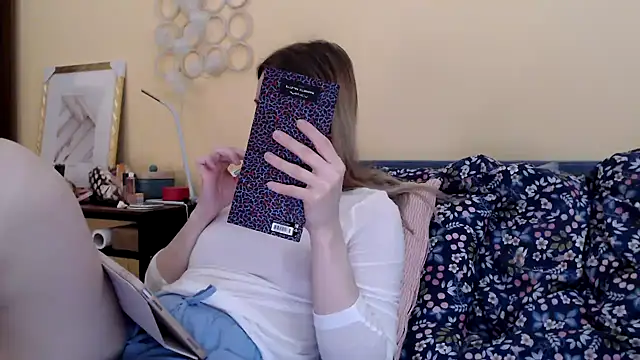 Snapshot of Scarlettford chatting on 03.17.25 Scarlettford online show from 03.17.25