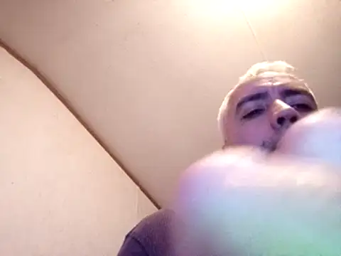 Snapshot of Xoc8_ chatting on 01.27.25 Xoc8 online show from 01.27.25