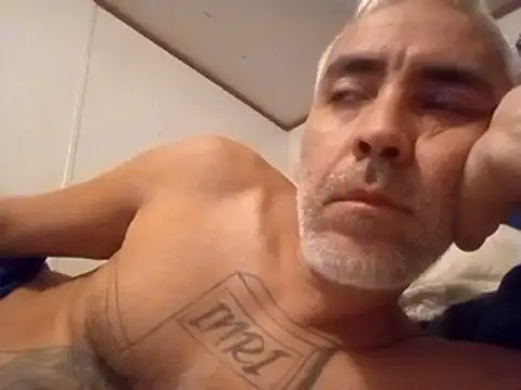 Snapshot of Xoc8_ chatting on 01.27.25 Xoc8 online show from 01.27.25