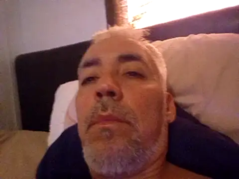 Snapshot of Xoc8_ chatting on 02.01.25 Xoc8 online show from 02.01.25