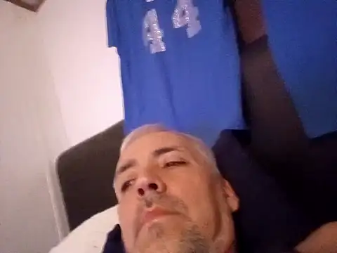 Snapshot of Xoc8_ chatting on 02.08.25 Xoc8 online show from 02.08.25