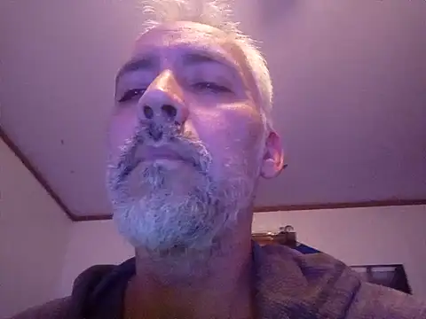 Snapshot of Xoc8_ chatting on 02.19.25 Xoc8 online show from 02.19.25