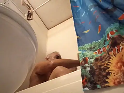 Snapshot of Xoc8_ chatting on 10.16.25 Xoc8 online show from 10.16.25