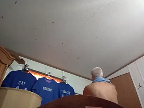 Snapshot of Xoc8_ chatting on 10.18.25 Xoc8 online show from 10.18.25