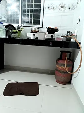 Snapshot of Selina_6 chatting on 12.21.24 Selina 6 online show from 12.21.24